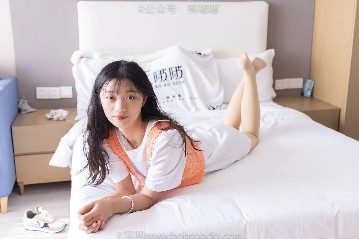 [BoBoSocks袜啵啵]NO.062 涵涵-运动鞋、白棉袜、厚肉丝 [145P]插图2